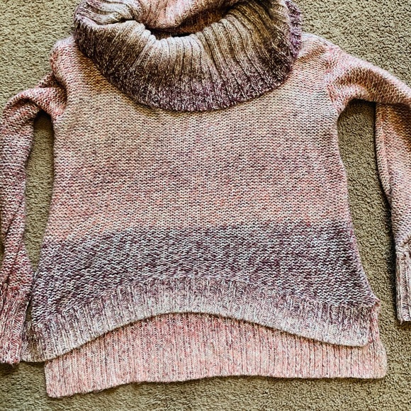 American Eagle Outfitters cowl neck long sleeve - Picture 10 of 11